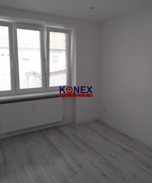 MODERNÝ 1,5-izbový byt v CENTRE MESTA Vranov nad Topľou foto